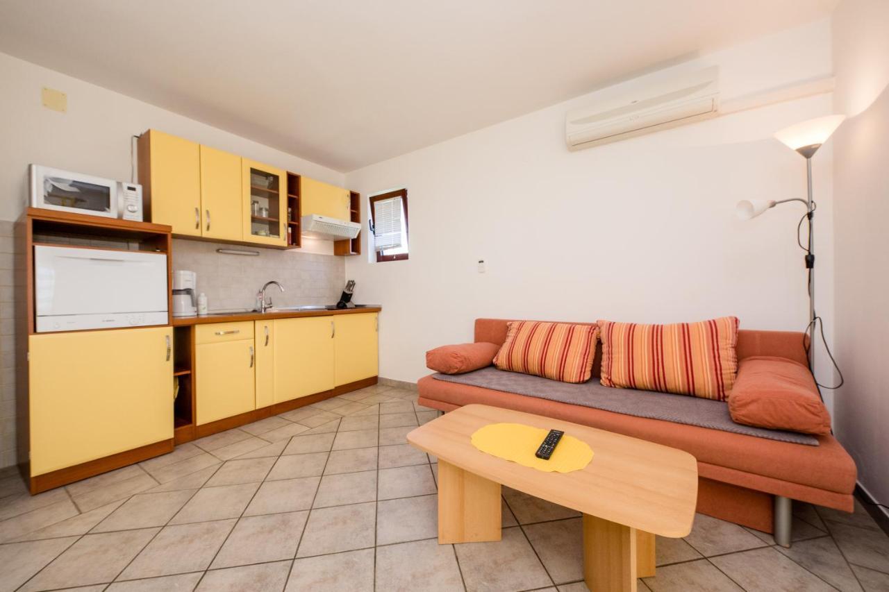 Banjol Apartments Padovan מראה חיצוני תמונה