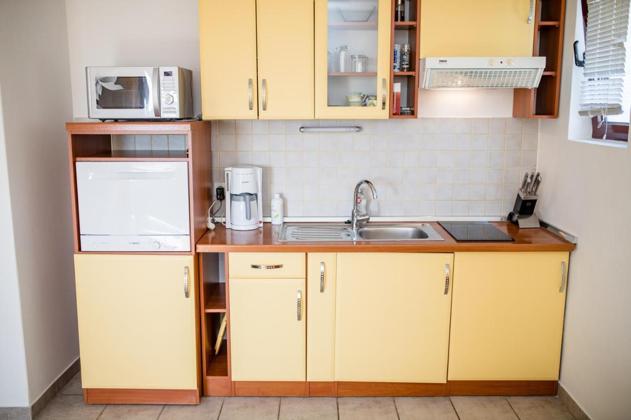 Banjol Apartments Padovan מראה חיצוני תמונה