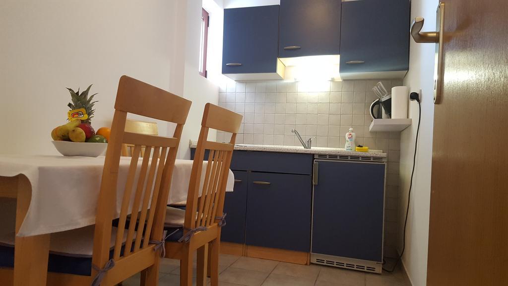 Banjol Apartments Padovan מראה חיצוני תמונה