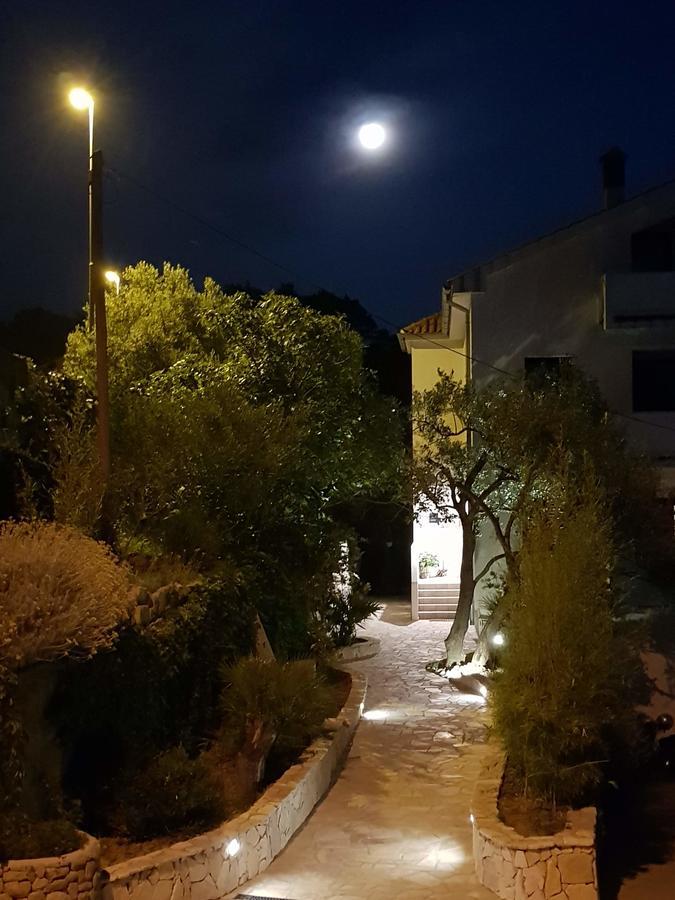 Banjol Apartments Padovan מראה חיצוני תמונה