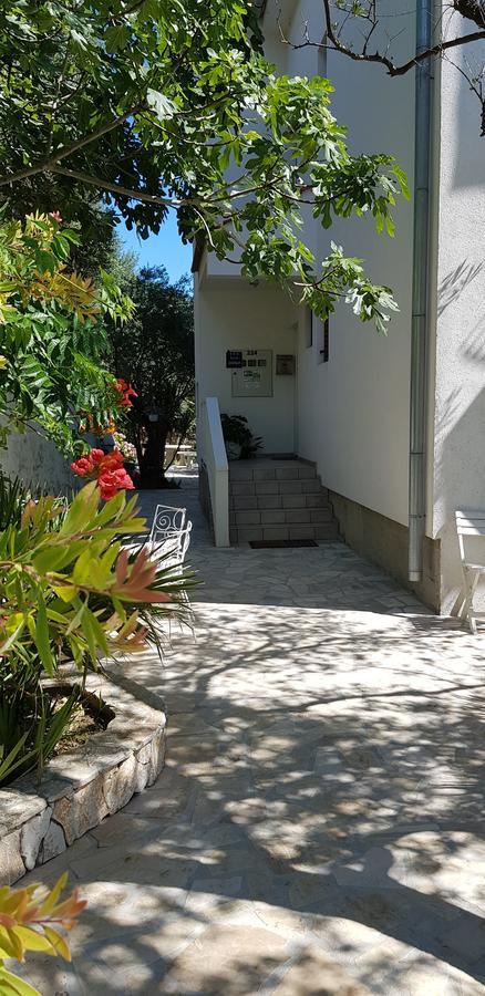 Banjol Apartments Padovan מראה חיצוני תמונה